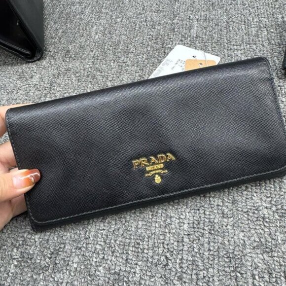 PRADA Black Saffiano Leather Long Wallet 175-013025 - Picture 2 of 8